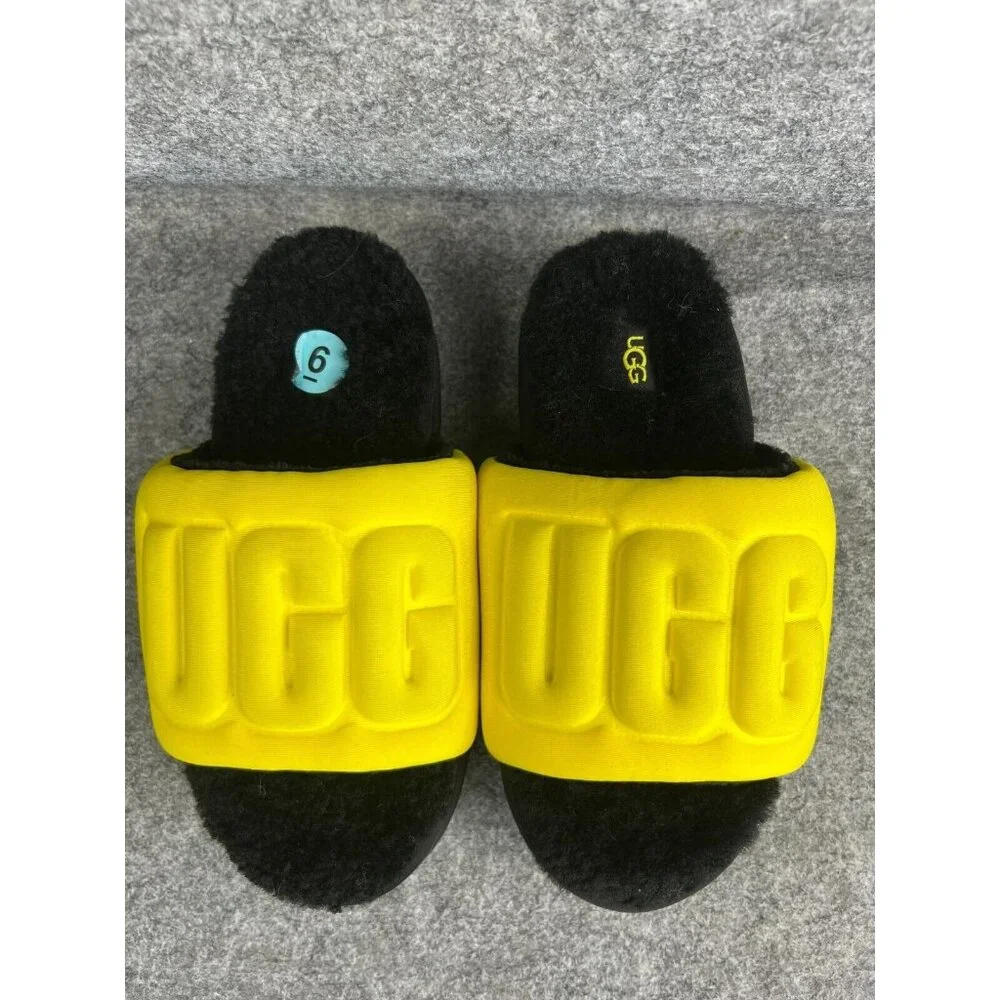 UGG Women's Graphic Maxi‎ Slide Women's 6 in Canary/Black Sandals